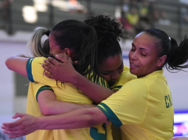 Brasil y Argentina van por el título - APF