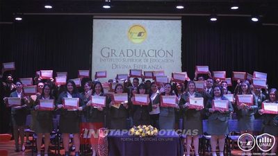 20 AÑOS DE TRAYECTORIA DE DIVINA ESPERANZA ENCARNACIÓN.