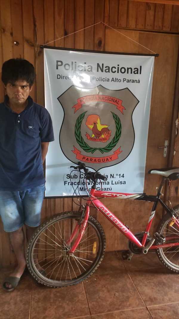 Detienen a ratero y recuperan bicicleta robada de una casa