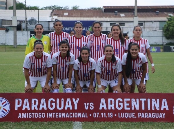 Duro examen de la Albirroja Femenina - APF