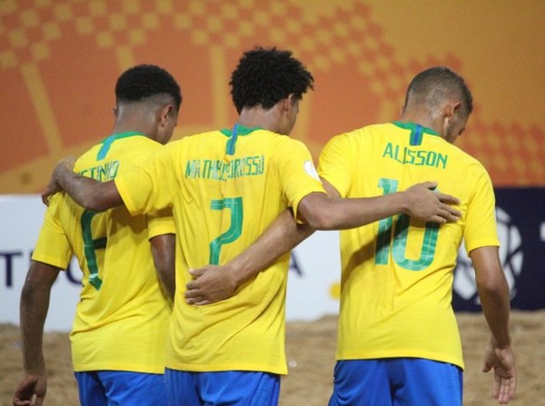 Brasil se afirma en la cima del Grupo B - APF
