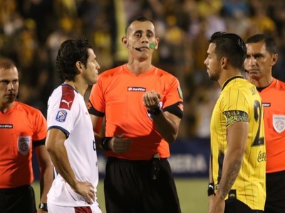 Evaluaron el rendimiento de los árbitros - APF