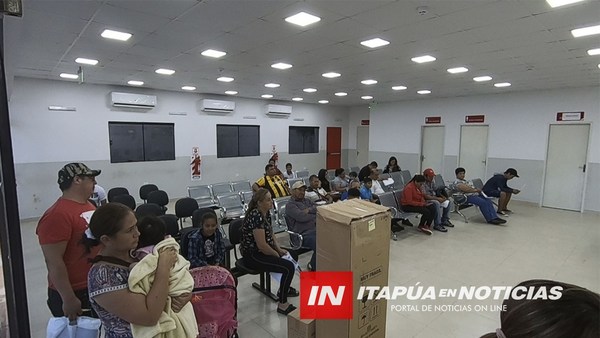 IDENTIFICACIONES RECIBE A SOLICITANTES EN MODERNO LOCAL