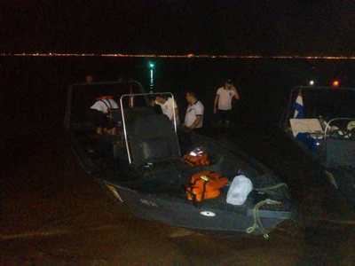 SALIERON A PASEAR EN YATE Y ESTUVIERON A PUNTO DE NAUFRAGAR