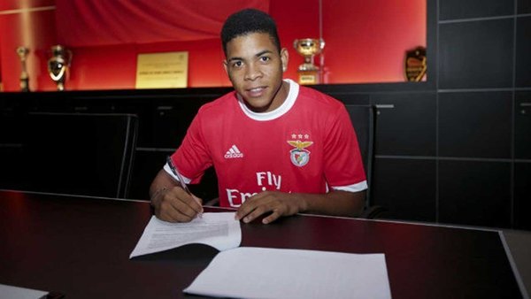 Derlis Mereles fue presentado en el Benfica