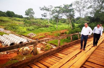 Cuevas trata de aprovecharse de la gestión de los pobladores de Acahay - Política - ABC Color