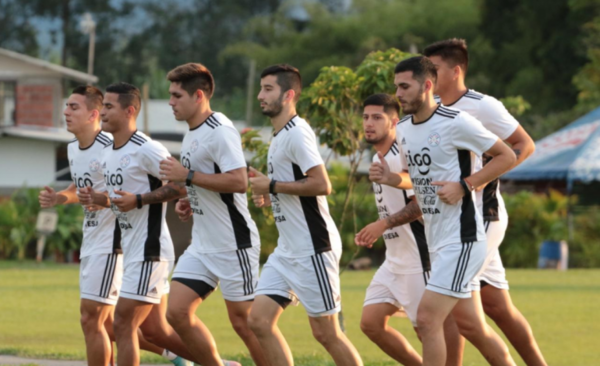 HOY / La Albirroja se aferra al milagro