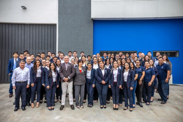 Empresa comprometida con la educación nacional