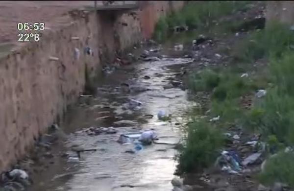 Vertedero clandestino se forma en puente Pesoa - SNT