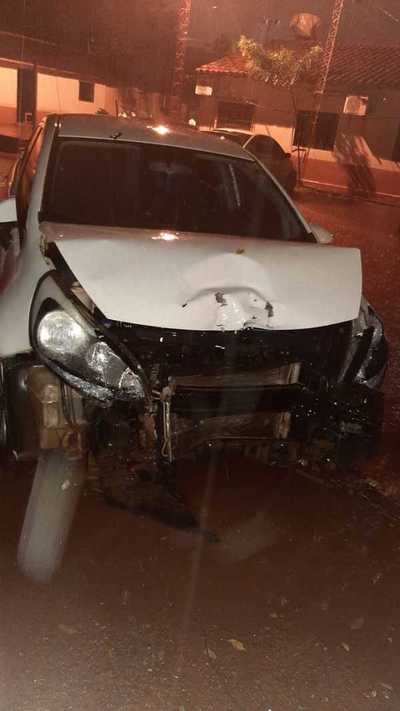 Un automovilista borracho choca contra dos vehículos y termina preso