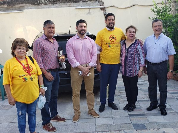 Otro que cae: Nenecho tiene síntomas de dengue