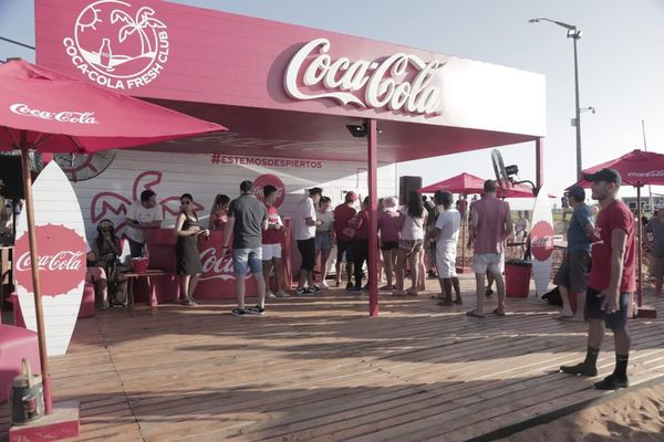 Coca-Cola promueve el cuidado del ambiente en playas de Encarnación