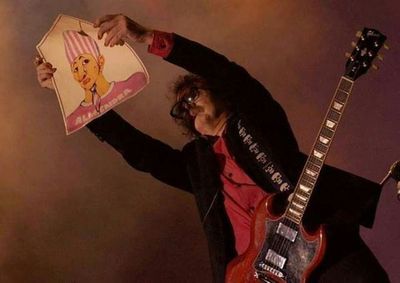 Charly García sufre un traumatismo en cadera y cancela agenda al menos un mes  - Gente - ABC Color