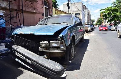 Comenzó proceso de destrucción de chatarras en las comisarías del país - Nacionales - ABC Color