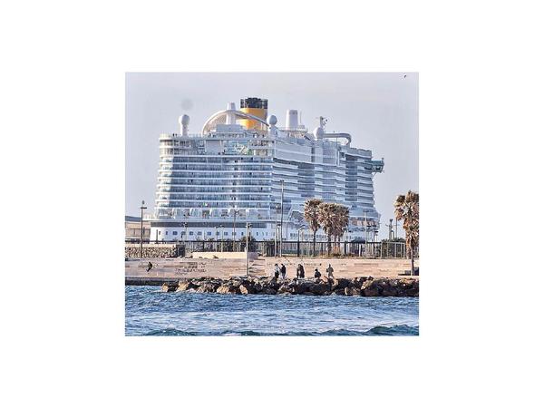 Los dos músicos paraguayos que viajan en crucero retenido “están muy bien”