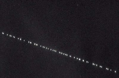 Las luces que surcaron nuestro cielo anoche fueron satélites que rodearán la Tierra » Ñanduti