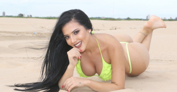 Encarnación fichó a nuestra Miss Bombonazo