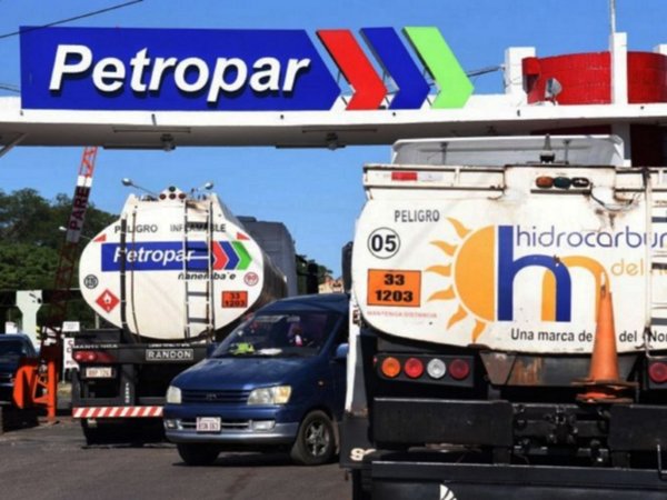 Petropar repartió USD 29 millones en extras, pero debe USD 300 millones
