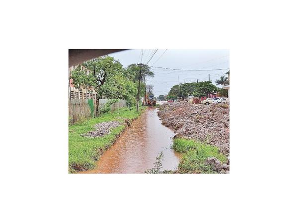 Municipalidad inicia obra de desagüe pluvial “fantasma”