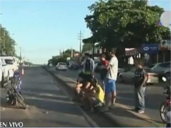 Motociclista muere al ser embestido por una camioneta en Ñemby