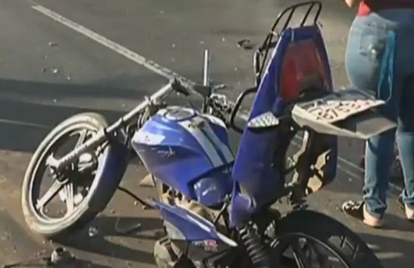 Camioneta embiste a motociclista y lo mata | Noticias Paraguay
