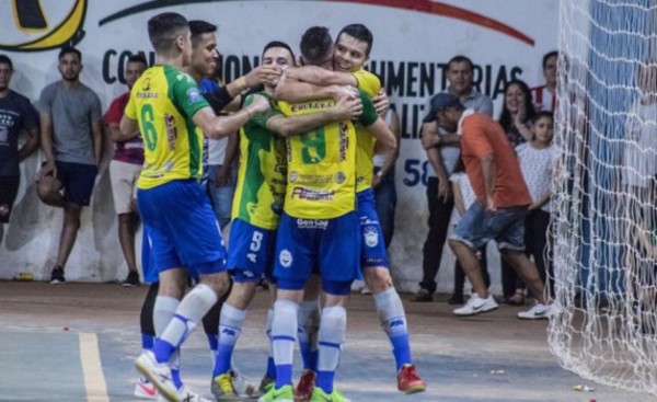 Apabullantes victorias de Franco, Paranaense y Minga