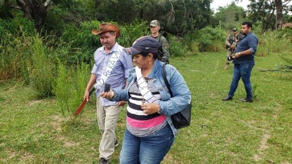 HALLAN TAMBOR Y ROPAS EN INMEDIACIONES DE LA CASA DE EDELIO MORÍNIGO