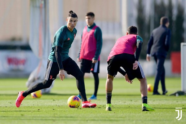 El paraguayo que entrena con el plantel principal de la Juventus