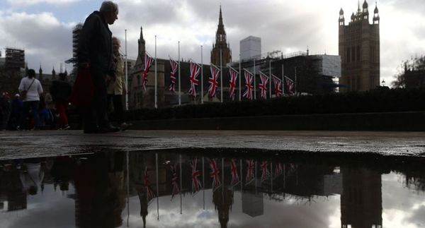 Tras los festejos por el Brexit, vuelve la normalidad a las calles británicas » Ñanduti