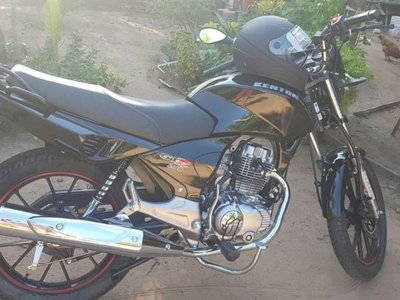 Buscando trabajo le robaron su moto nueva