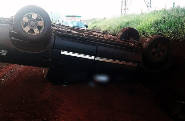 Hombre fallece tras vuelco de camioneta en Hernandarias - Noticde.com