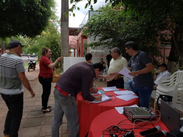 Juntan firmas para pedir equipamientos para Hospital de Salto del Guairá