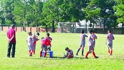 Quieren enseñar fútbol a los niños de la calle