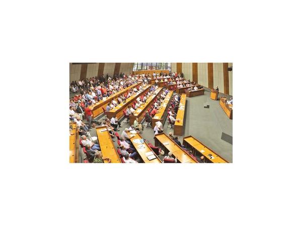 Más excombatientes piden inclusión en lista de beneficiarios