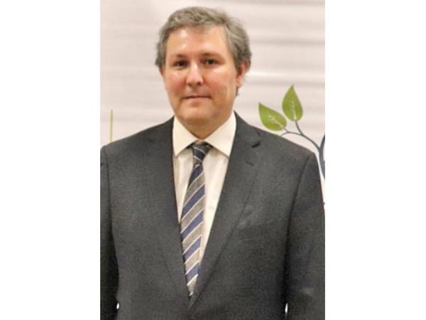 Filizzola: “También trabajo en educación”