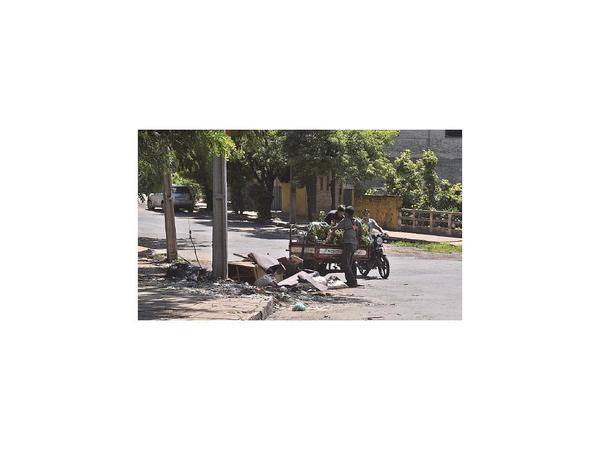 Carreros siguen creando vertederos