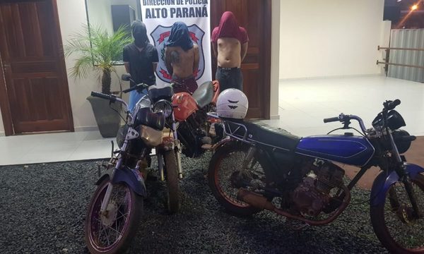 Desbaratan banda de motochorros