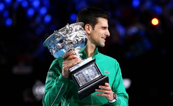 HOY / Djokovic resucita, gana por octava vez en Australia y recupera el número uno