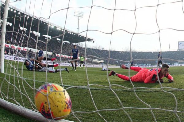 Tonny Sanabria anota en empate del Genoa - Fútbol - ABC Color