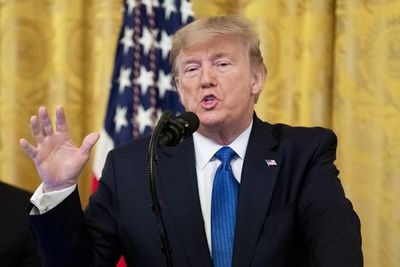 Trump acusa a Bloomberg de “amañar” las primarias en contra de Bernie Sanders - Mundo - ABC Color