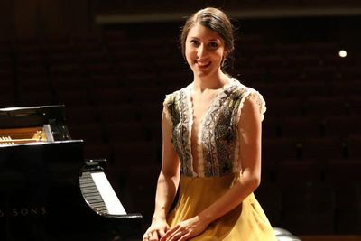 Chiara inicia gira por Europa y África