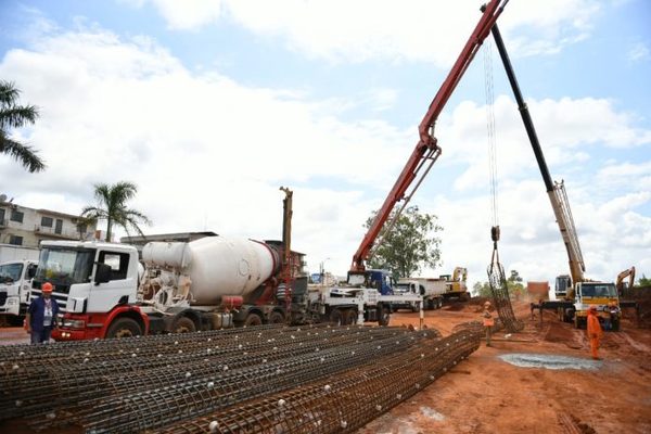 Continúan las obras del multiviaducto de CDE