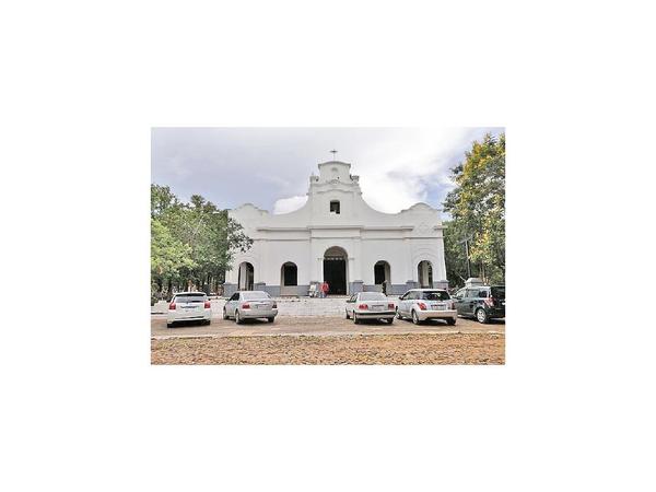 Roban en Parroquia de la Candelaria en pleno día festivo
