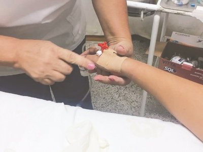 Serpiente le arruinó el finde a una familia