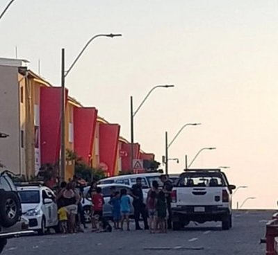 NIÑO DE 9 AÑOS AMENAZÓ AL ROLLO CON UN ARMA Y SU MAMÁ MORDIÓ A POLICÍA