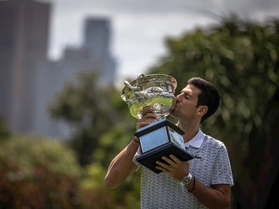 Djokovic asegura el número uno y acecha a Nadal y Federer