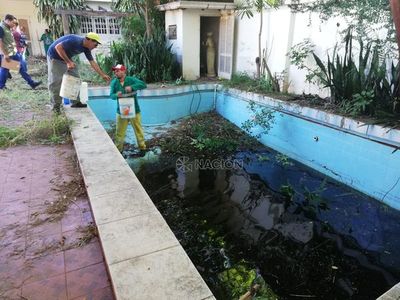 Intervienen casa abandonada en barrio Santo Domingo de Asunción