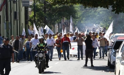 HOY / Recorte de beneficios extras: sindicalistas públicos exigen respetar sus “derechos”
