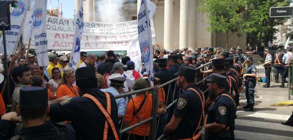 Titular de Sitrande dispara contra recortes de beneficios : “Estamos parece en la vuelta a la dictadura” » Ñanduti