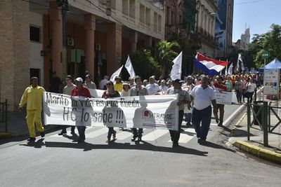 Afirman que el 70% de los funcionarios públicos ingresó sin concurso - Nacionales - ABC Color
